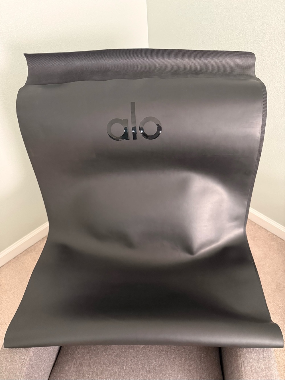Alo Yoga Air Yoga Mat Black Yoga Mat for Travel Lightweight Mat UNISEX - Picture 2 of 14